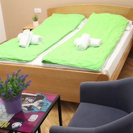 Wake Up Apartments And Rooms Belgrade Extérieur photo