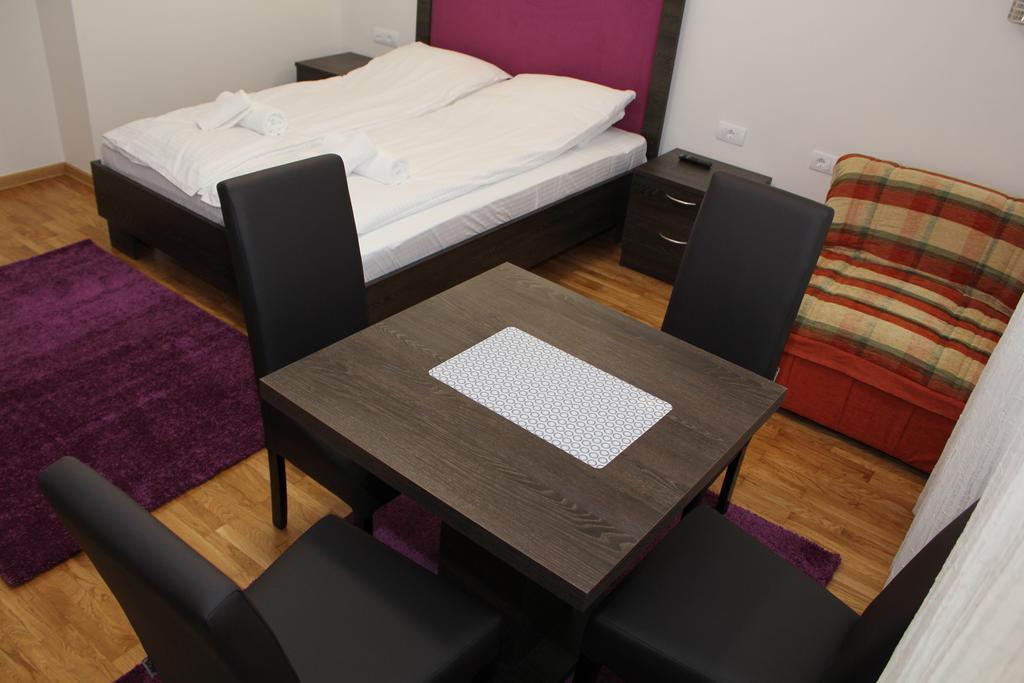 Wake Up Apartments And Rooms Belgrade Extérieur photo