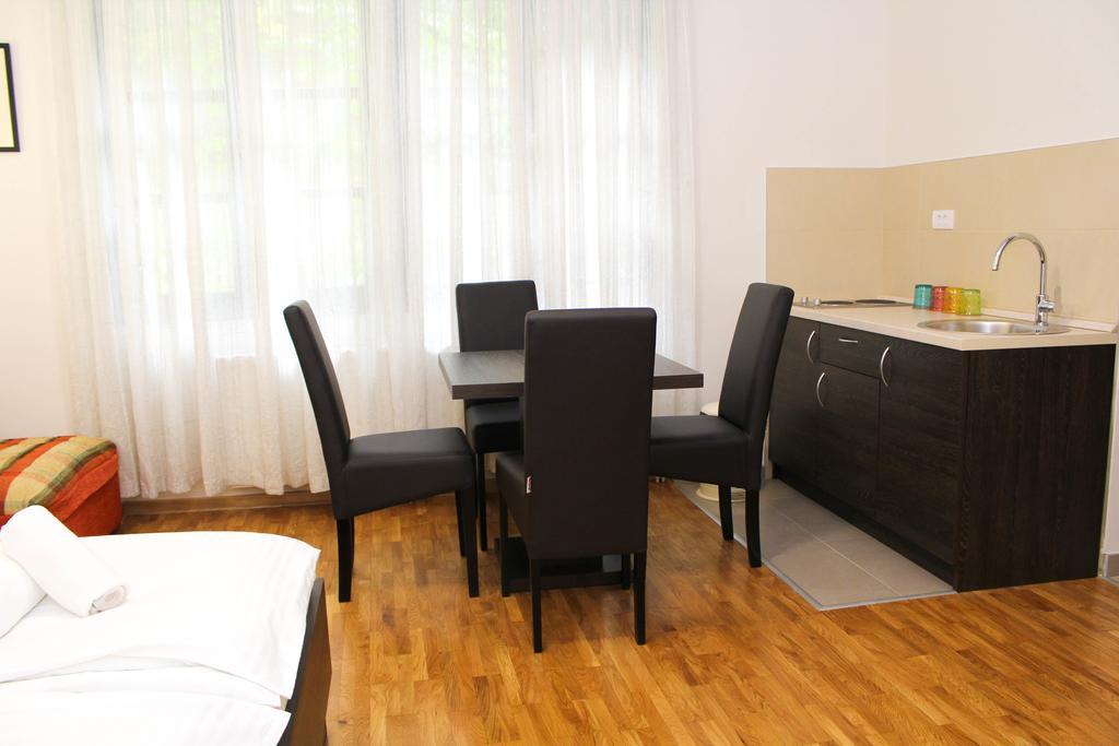 Wake Up Apartments And Rooms Belgrade Extérieur photo
